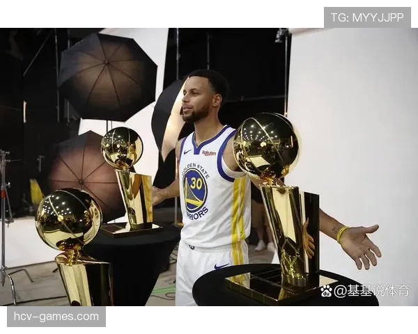 罗伯特森持球突破主导终结，对比库里更少无球跑位